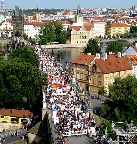 Großdemonstration durch die Prager Innenstadt