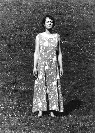 ausstellung 99 frauen in 1 kleid georg raab