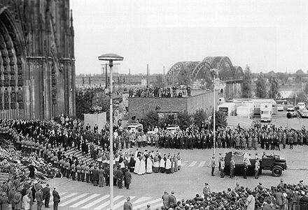 foto von jens hagen begräbnis adenauer