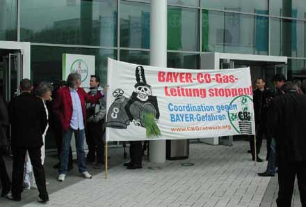 CBG-Protest - offenbar viele BAYER-Kleinaktionäre überzeugt