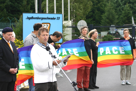 Proteste vor dem Fliegerhorst Büchel