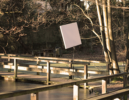 Brücke in problematischer Wintersonne
