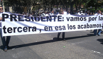 Pro-Uribe Transparent für eine dritte Amtszeit Foto: Hiperion93 CC