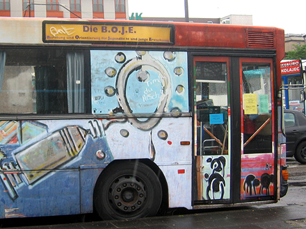 boje bus streetlightsTV