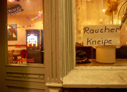 Raucherkneipe in Neukölln Foto: toothroot