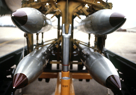 B-61-Bomben in Aufhänger Foto: Phil Schmitten