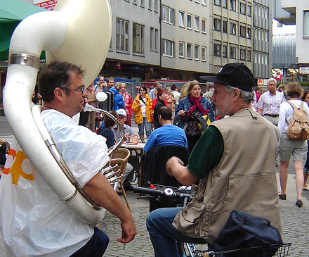 "die schweiz bläst zum angriff" guggenmusik in köln Fotos: Christine Schmidt schonbachgusler