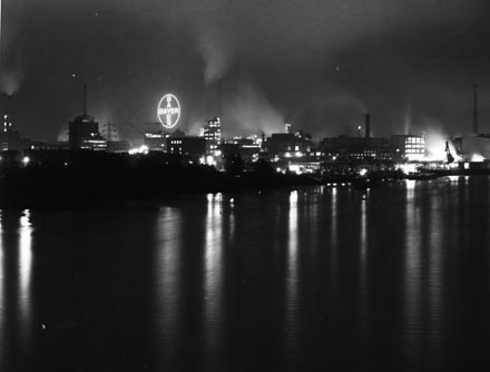 Bayerwerk bei Nacht