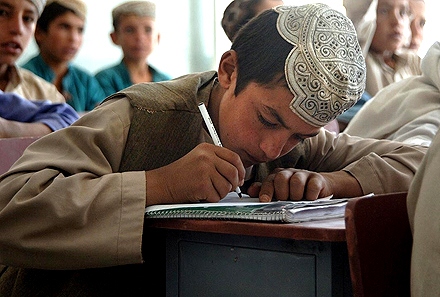 Afghanischer Schüler
