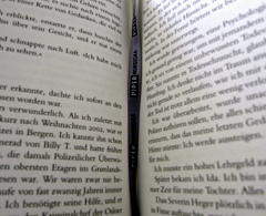 Lesen aufgeschlagenes Buch Foto: Lotree pixelio.de