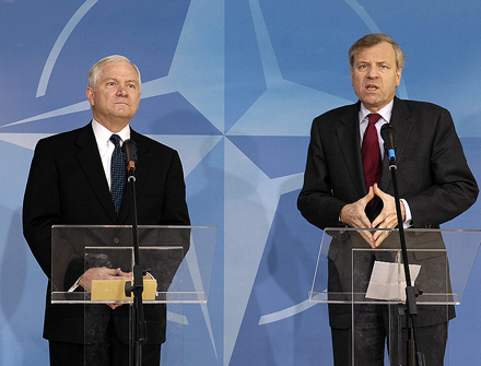 Robert Gates Jaap De Hoop Scheffer Foto: Cherie A. Thurlby