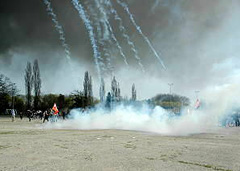 NATO-Gipfel Straßburg Tränengas auf Demonstranten Arbeiterfotografie