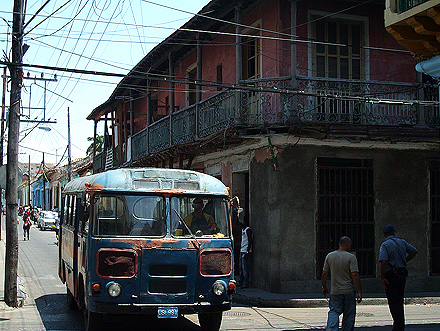 Kuba, schrottbus, eine Fotoreportage von Johannes Heckmann