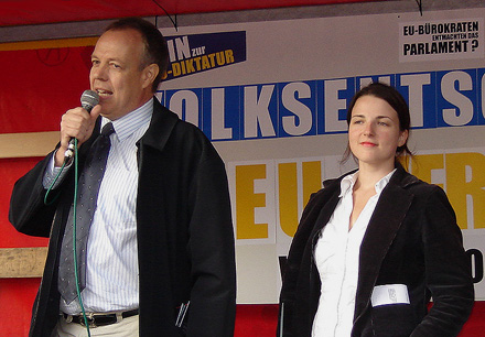 Christoph Hörstel und Sandra Müller, Demo gegen Lissabon-Vertrag in Berlin Foto: Christian Heinrici