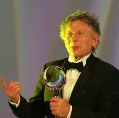 Polanski beim Empfang des Fimlpreises „Chrystal Globe“ 2004