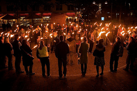 Zeichen der Gewaltfreiheit Tag der Gewaltlosigkeit Foto: Herbert Sauerwein