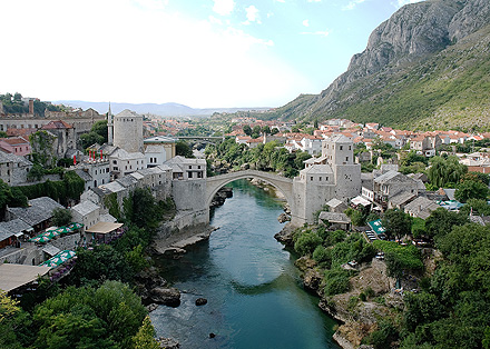 Blick auf die Altstadt von Mostar und die symbolträchtige Brücke | Foto Ramirez HUN