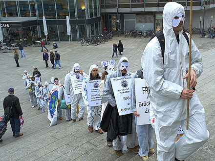 „Die Unsichtbaren“ Marsch auf Wahn | Foto: Herbert Sauerwein (AF)