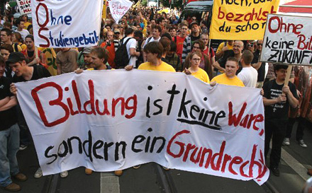 Studierende, Schüler und Azubis in Solidarität Bildungsstreik im Frühjahr | Quelle: AStA Uni Köln