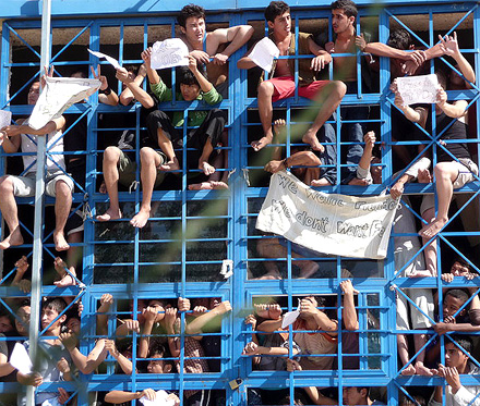 Flüchtlingslager Pagani | Quelle: www.desertion.blogsport.de