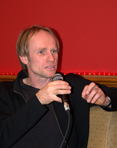 Norbert Leisegang im Gespräch mit Ingo Arntz vor dem Konzert in der Kantine in Köln | Foto: Thorsten Schiller