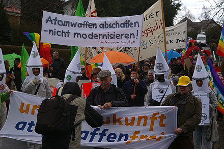 Büchel Atomwaffen abschaffen - nicht modernisieren Foto: Reiner Willy