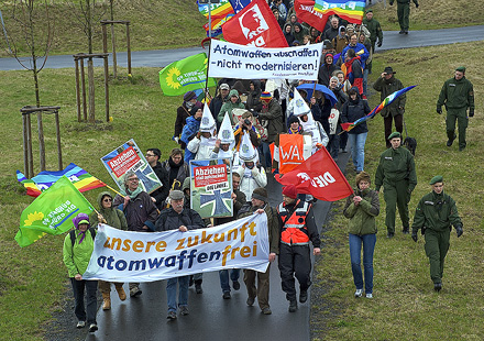 Proteste gegen Atomwaffen in Büchel in der Eifel | Foto: Herbert Sauerwein/AF