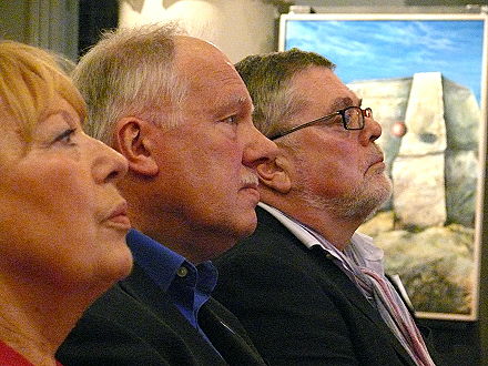 Thomas Auchter (Mitte) zusammen mit Vera Thomas-Ohst und Karl-Heinz Otten ...