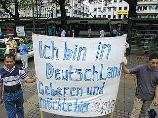 Demonstration gegen Abschiebungen K�ln 2002