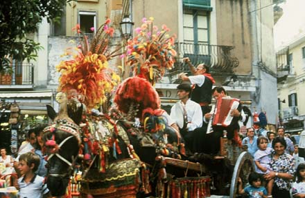 Fest der Karren und Trachten in Taormina