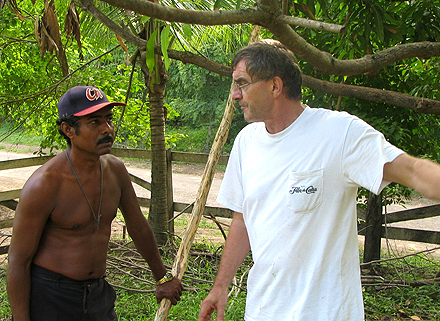 Gerhard, Mitglied von Para Nicaragua, und Mitarbeiter Herberto
