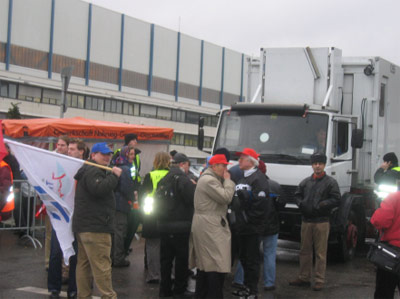 Klner blockieren Streikbrecher-Lkw